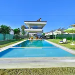 Vila Ev *