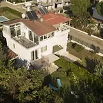 Villa Ev *