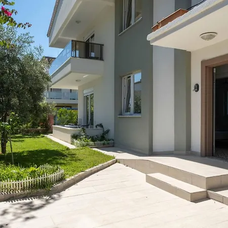 Ev Belek
