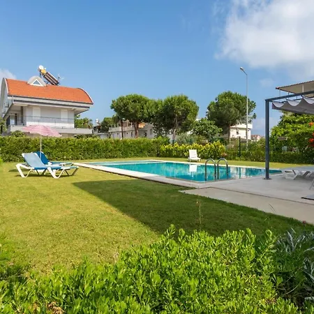Ev Belek